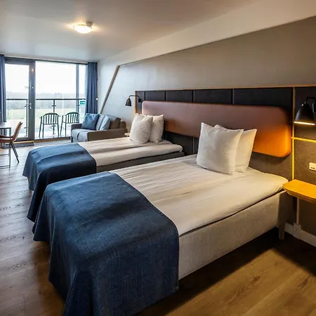 Idraettens Hus Hotel Og Konference Брённбювестер Экстерьер фото